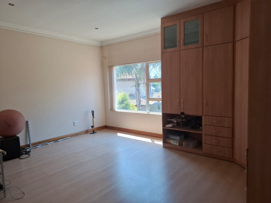 3 Bedroom Property for Sale in Lakefield Gauteng