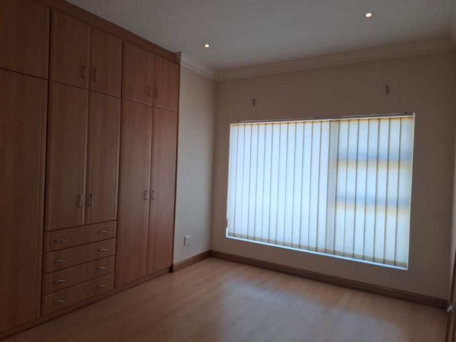 3 Bedroom Property for Sale in Lakefield Gauteng