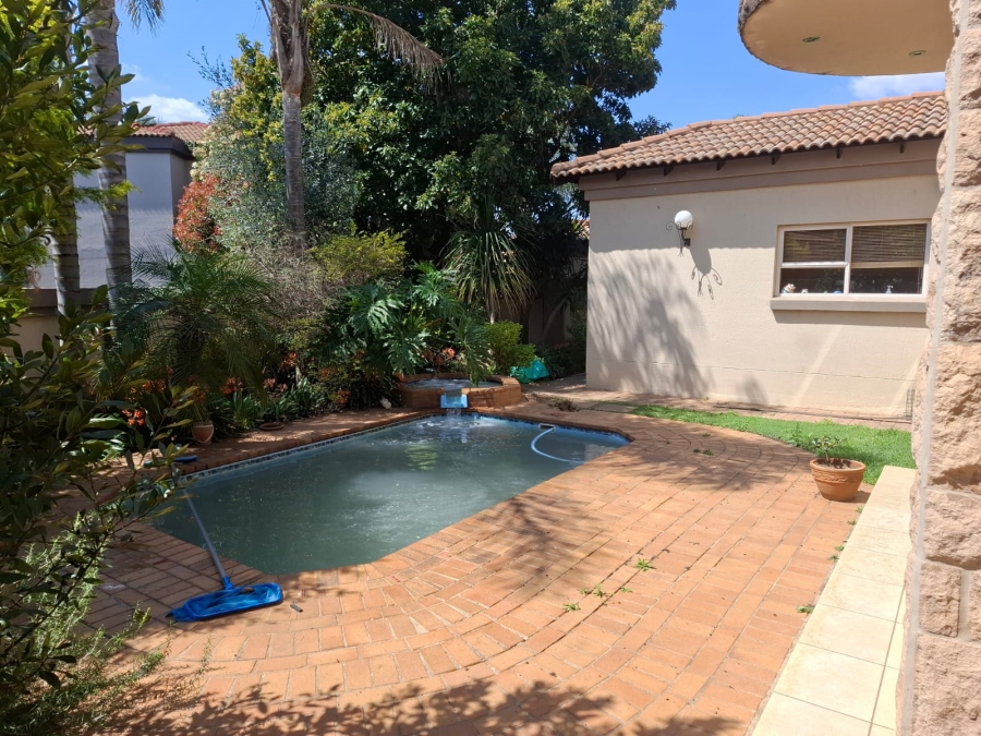 3 Bedroom Property for Sale in Lakefield Gauteng