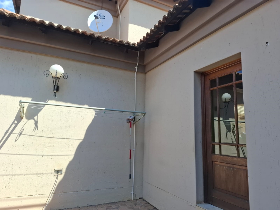 3 Bedroom Property for Sale in Lakefield Gauteng