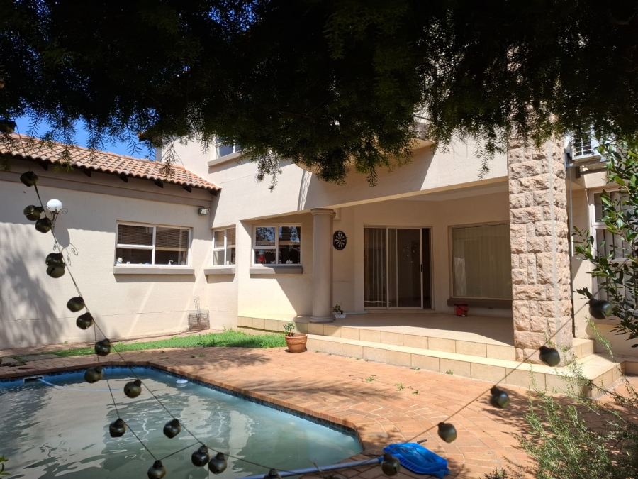 3 Bedroom Property for Sale in Lakefield Gauteng
