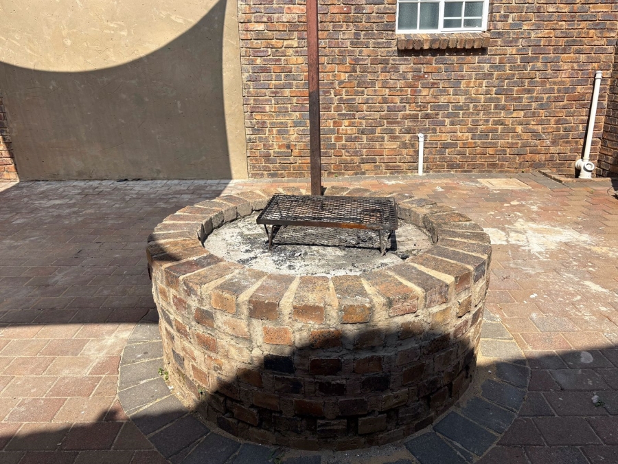 To Let 1 Bedroom Property for Rent in Wierda Park Gauteng