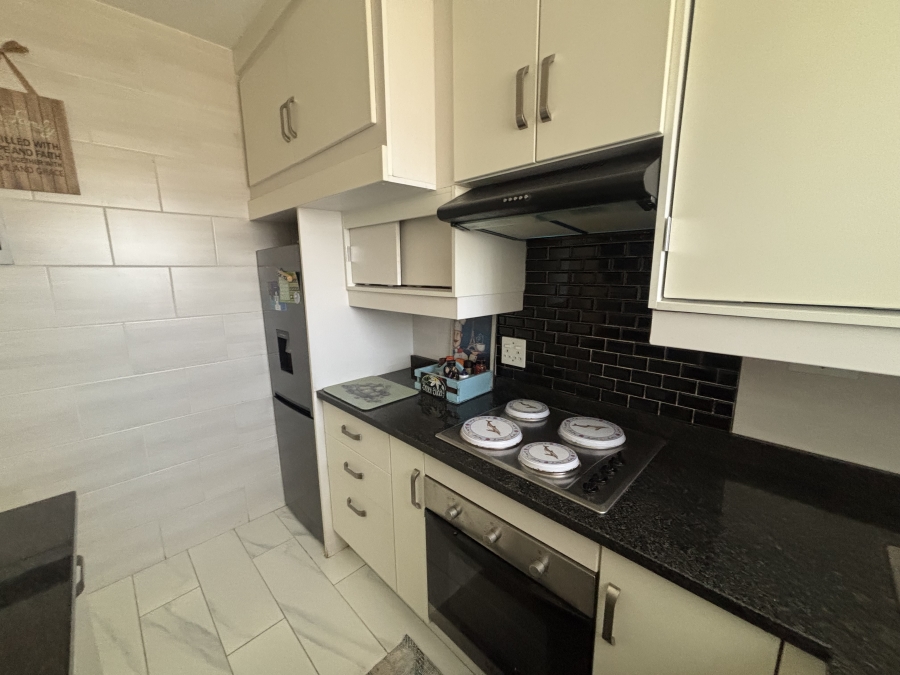 2 Bedroom Property for Sale in Elardus Park Gauteng