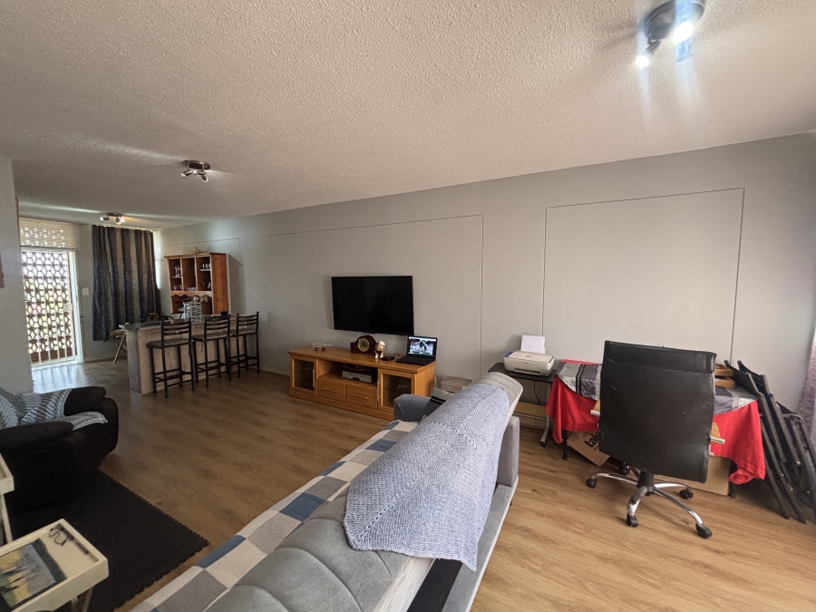 2 Bedroom Property for Sale in Elardus Park Gauteng