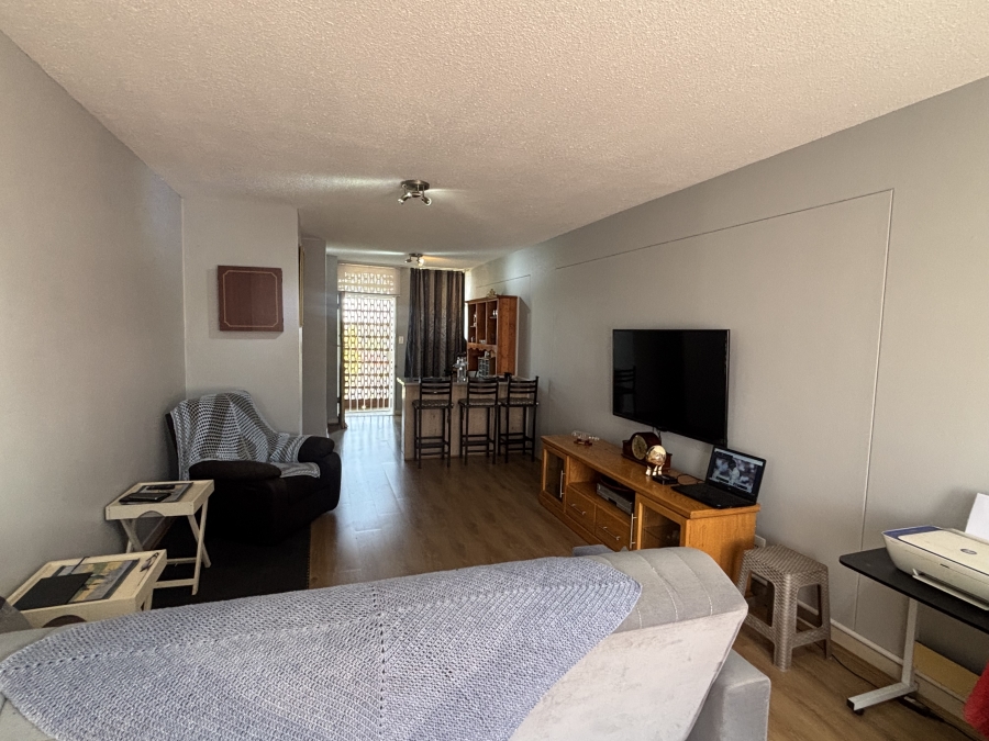 2 Bedroom Property for Sale in Elardus Park Gauteng