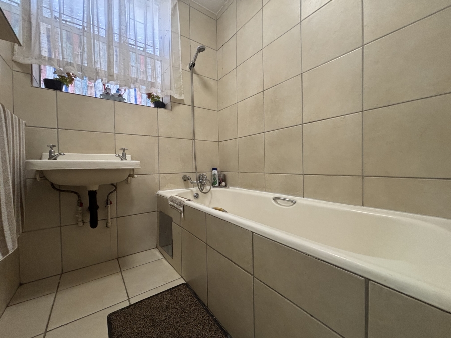 2 Bedroom Property for Sale in Elardus Park Gauteng