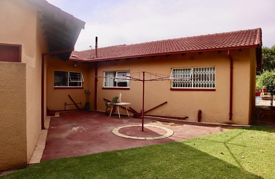 3 Bedroom Property for Sale in Brackenhurst Gauteng