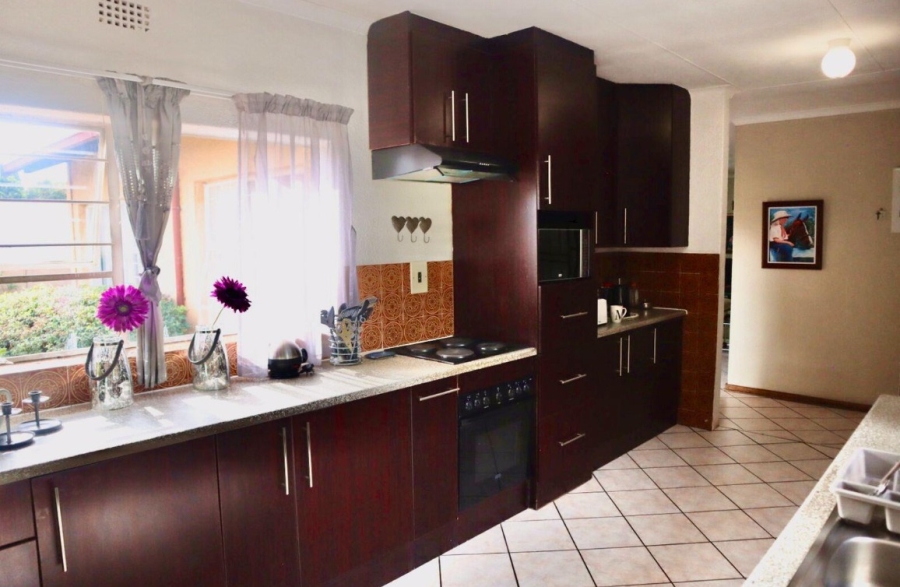 3 Bedroom Property for Sale in Brackenhurst Gauteng