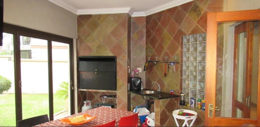 4 Bedroom Property for Sale in Van Riebeeck Park Gauteng