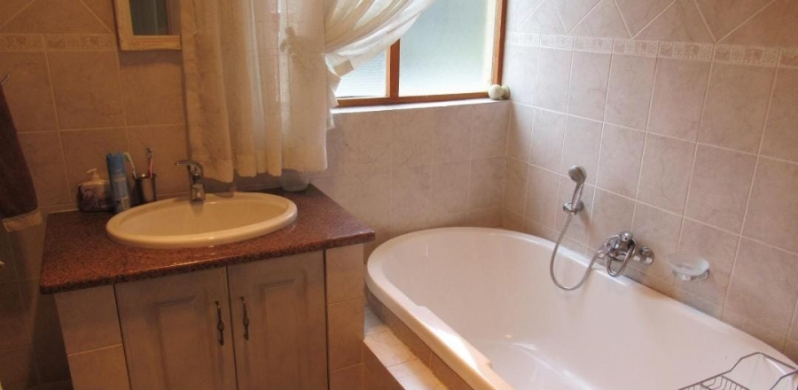 4 Bedroom Property for Sale in Van Riebeeck Park Gauteng