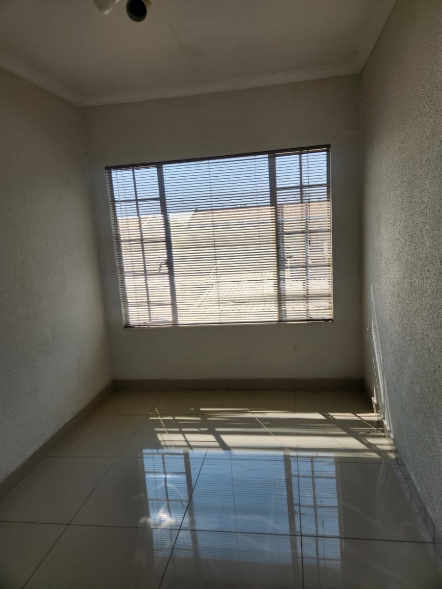 To Let 2 Bedroom Property for Rent in Morningside Gauteng