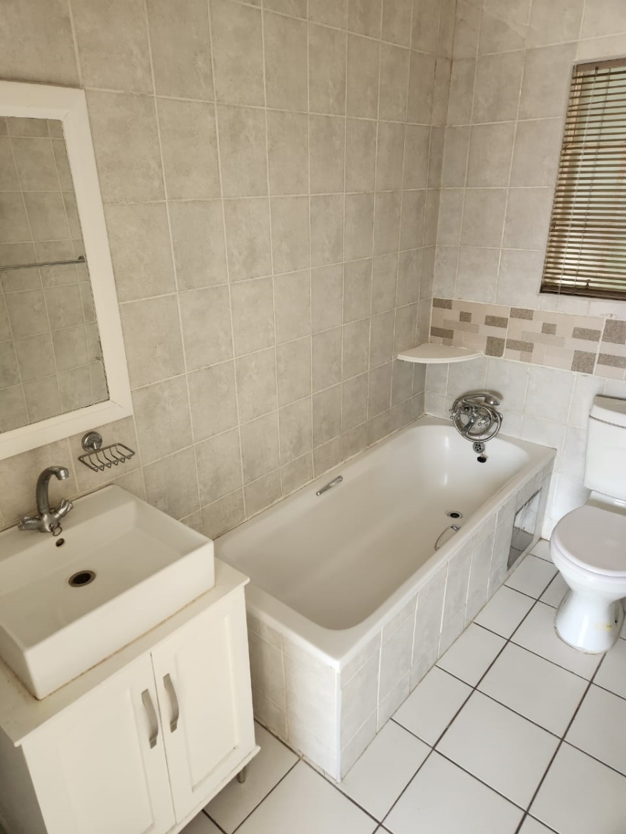 To Let 2 Bedroom Property for Rent in Morningside Gauteng