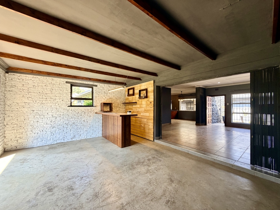 To Let 4 Bedroom Property for Rent in Morehill Gauteng