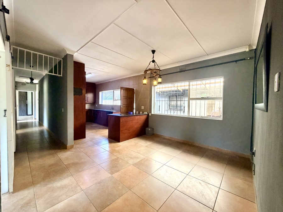 To Let 4 Bedroom Property for Rent in Morehill Gauteng