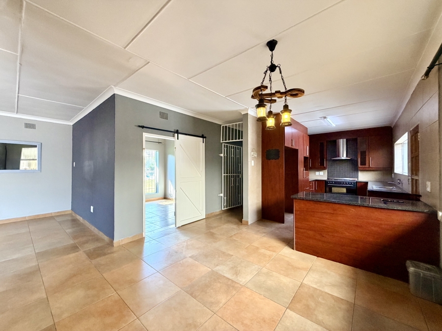 To Let 4 Bedroom Property for Rent in Morehill Gauteng