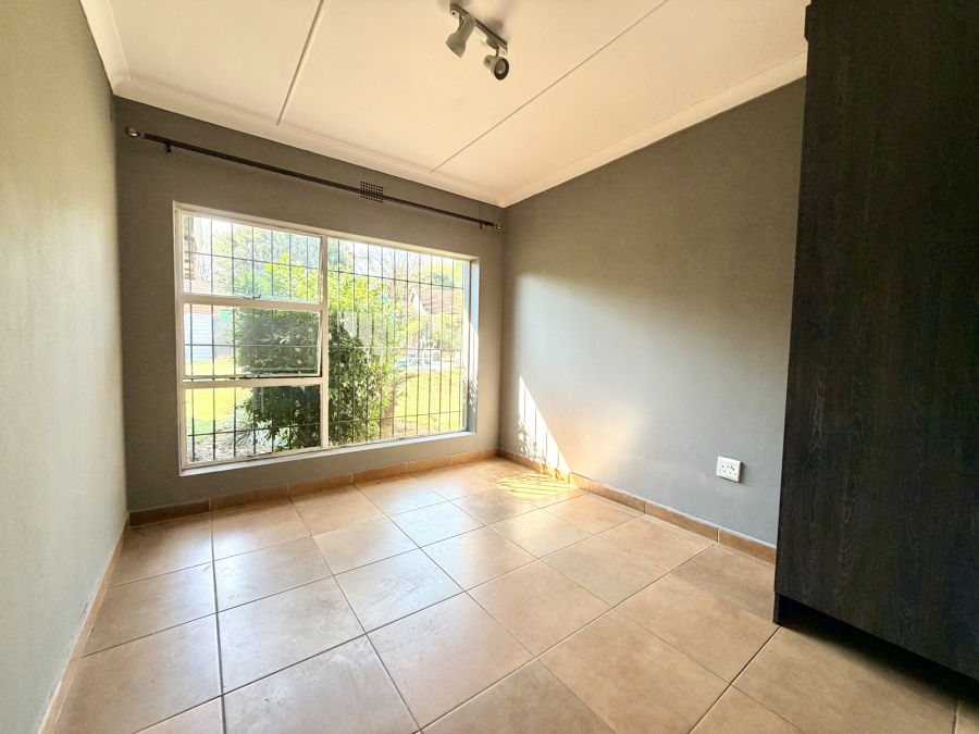 To Let 4 Bedroom Property for Rent in Morehill Gauteng