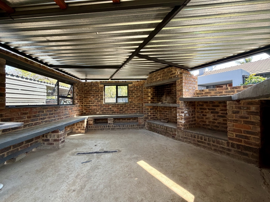 To Let 4 Bedroom Property for Rent in Morehill Gauteng