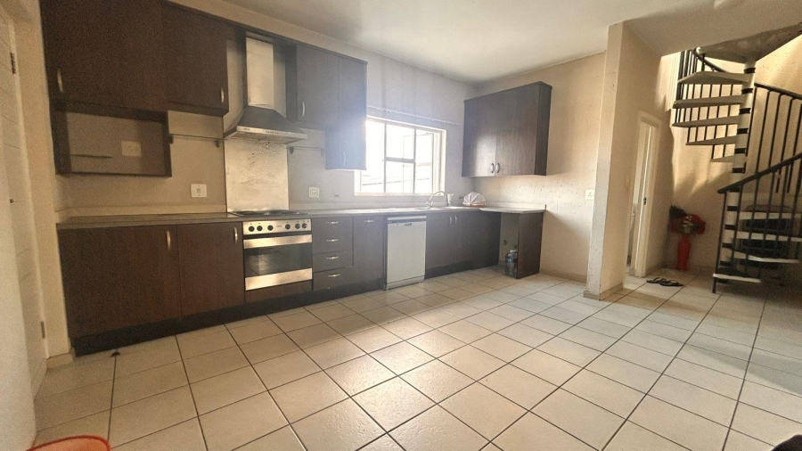 2 Bedroom Property for Sale in Pineslopes Gauteng