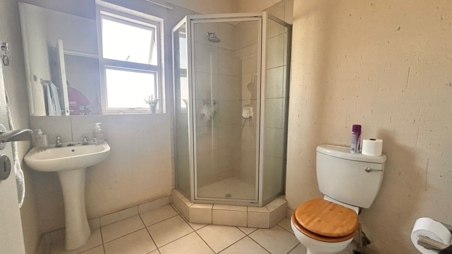 2 Bedroom Property for Sale in Pineslopes Gauteng