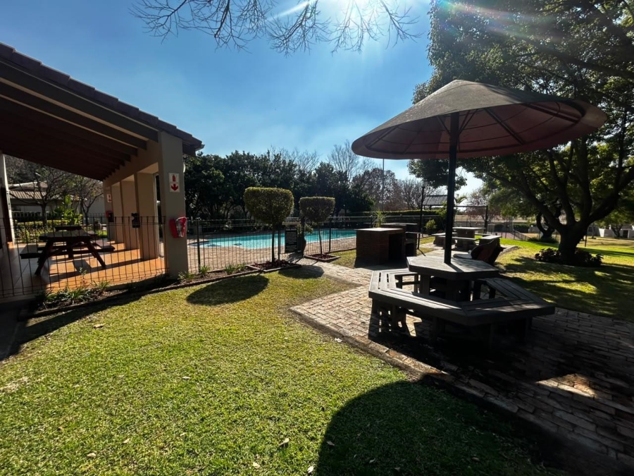 2 Bedroom Property for Sale in Lonehill Gauteng