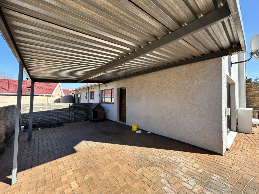 To Let 3 Bedroom Property for Rent in Witfield Gauteng
