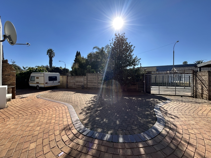 To Let 3 Bedroom Property for Rent in Witfield Gauteng