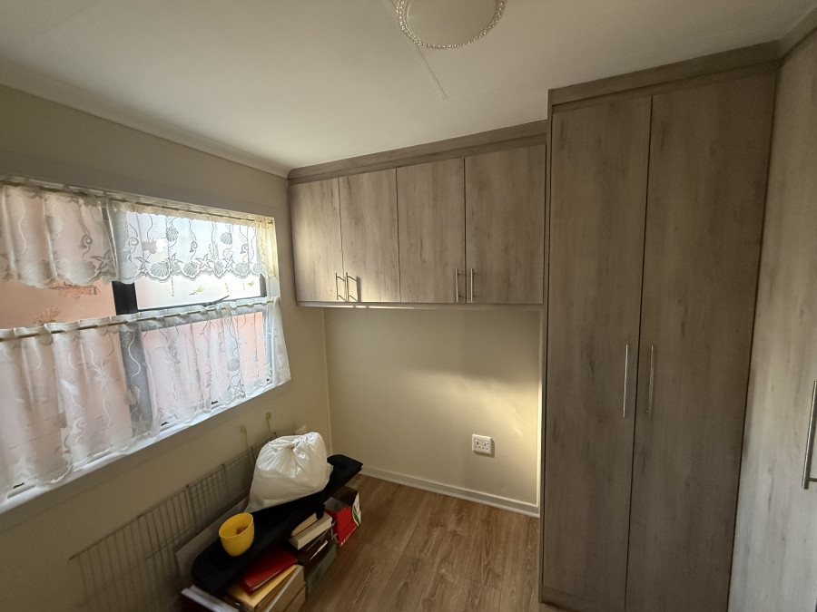 To Let 2 Bedroom Property for Rent in Lambton Gardens Gauteng