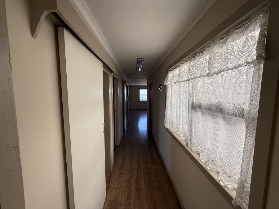 To Let 2 Bedroom Property for Rent in Lambton Gardens Gauteng
