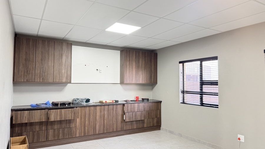 To Let Commercial Property for Rent in Knoppieslaagte Gauteng