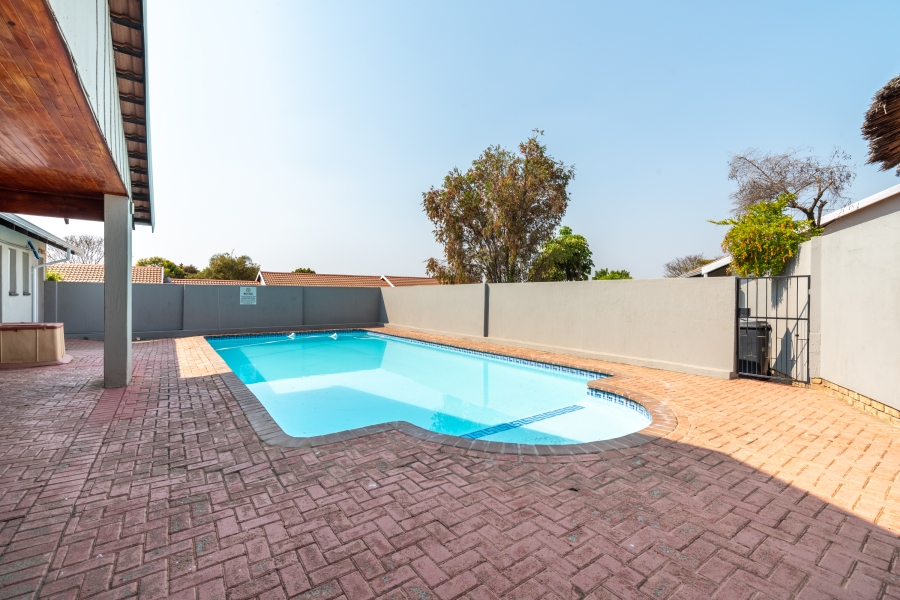 2 Bedroom Property for Sale in Northwold Gauteng