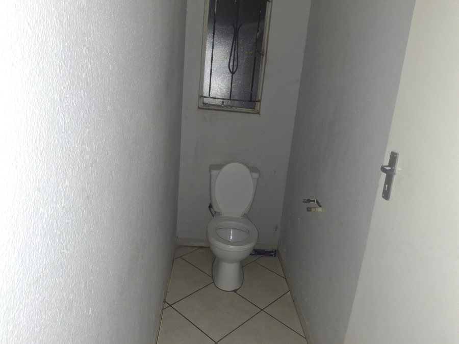 To Let 3 Bedroom Property for Rent in Clayville Gauteng