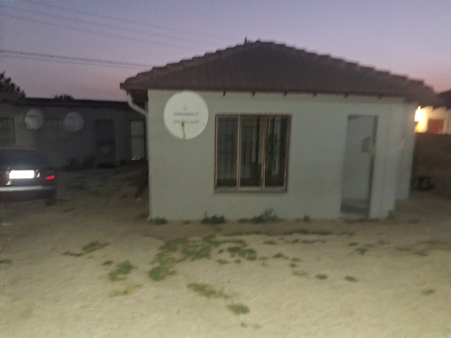 To Let 3 Bedroom Property for Rent in Clayville Gauteng