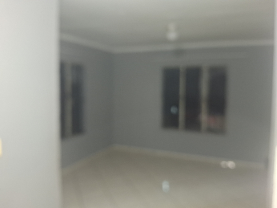 To Let 3 Bedroom Property for Rent in Clayville Gauteng