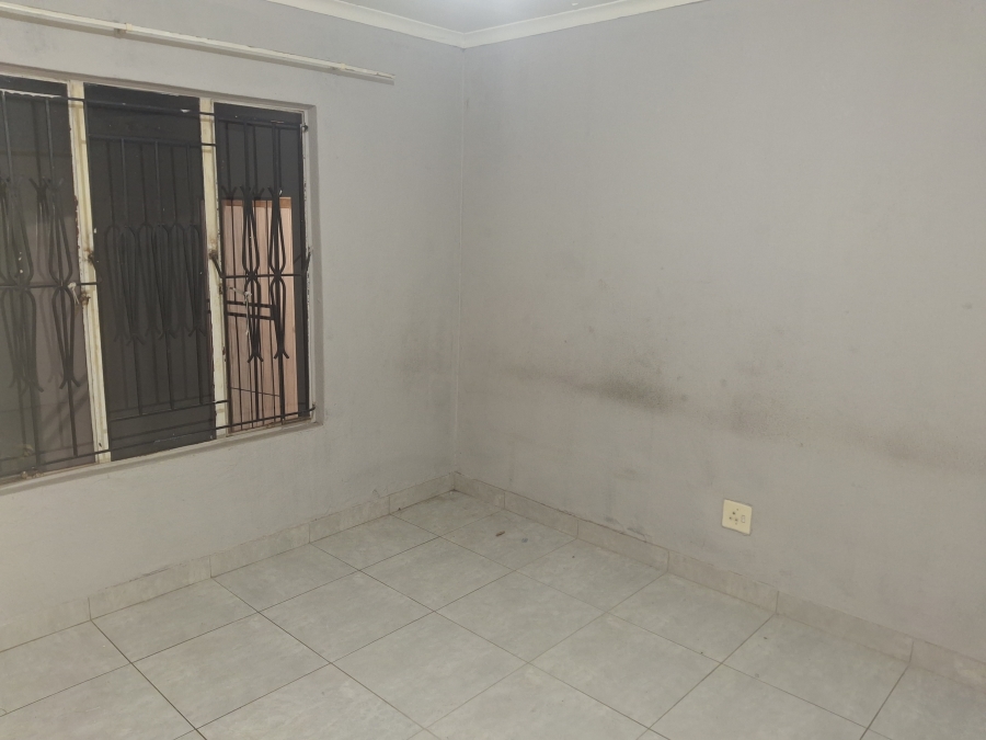 To Let 3 Bedroom Property for Rent in Clayville Gauteng