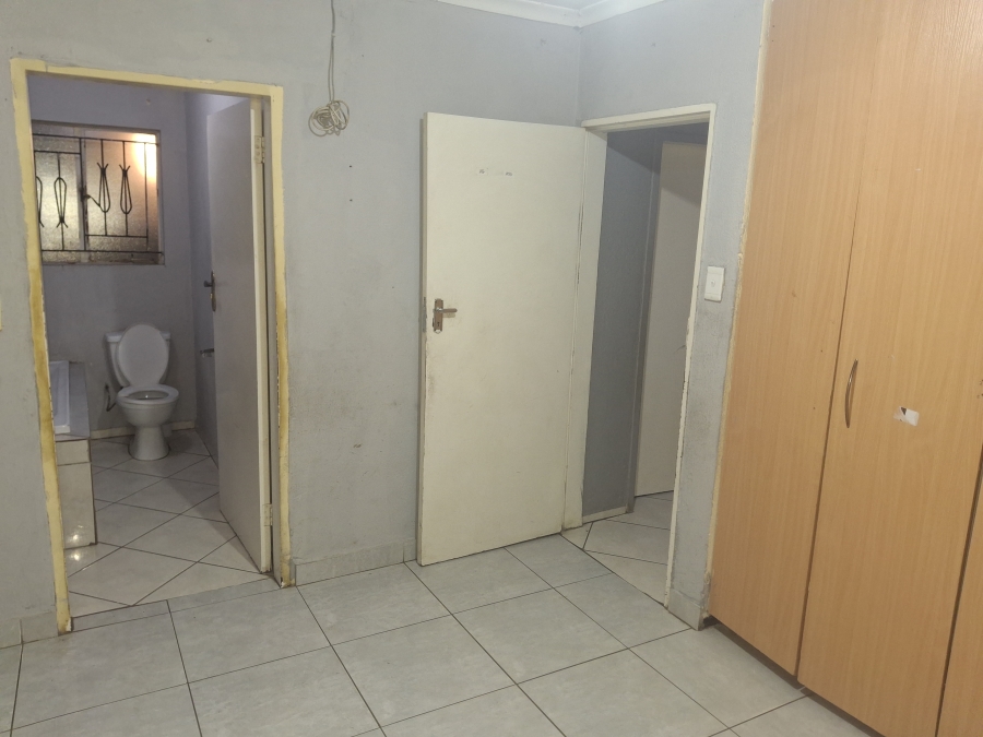 To Let 3 Bedroom Property for Rent in Clayville Gauteng