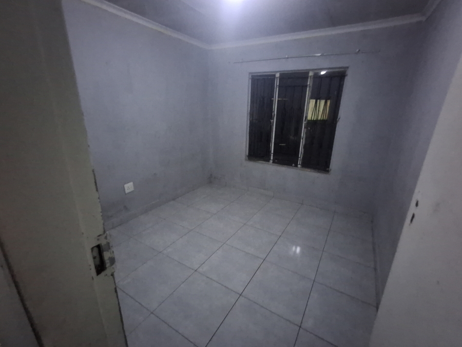 To Let 3 Bedroom Property for Rent in Clayville Gauteng