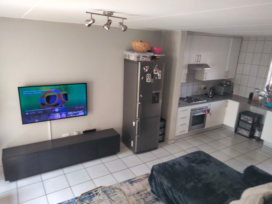 2 Bedroom Property for Sale in Sonneglans Gauteng