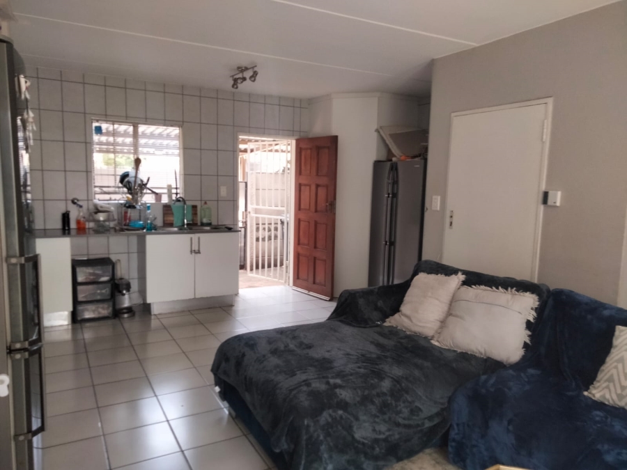 2 Bedroom Property for Sale in Sonneglans Gauteng