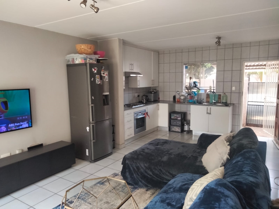 2 Bedroom Property for Sale in Sonneglans Gauteng