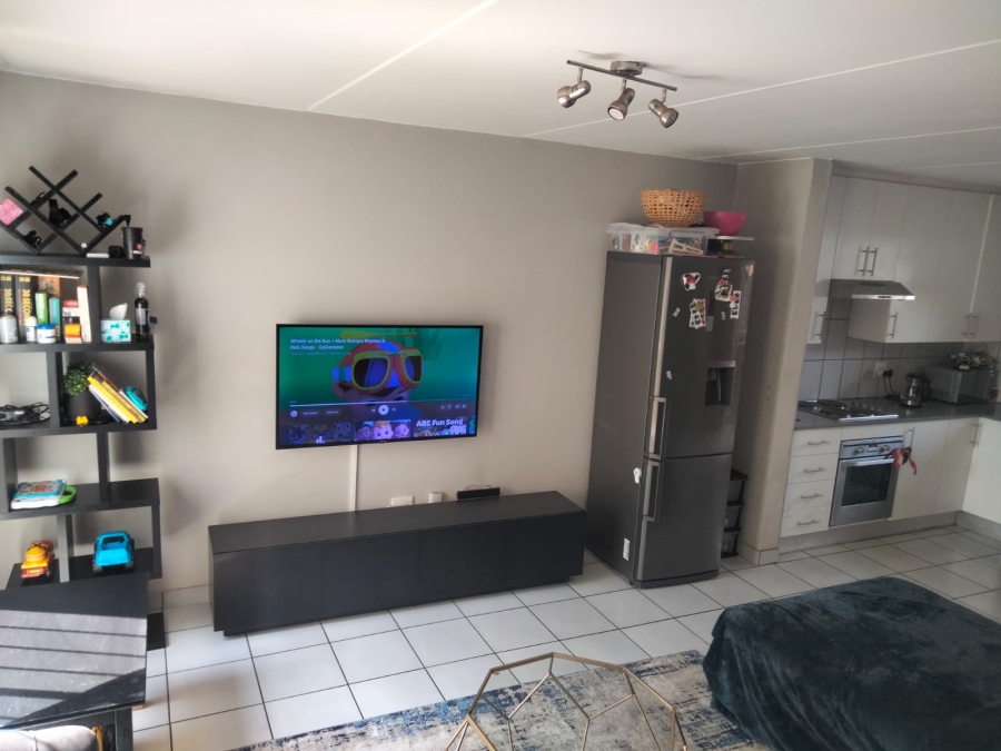 2 Bedroom Property for Sale in Sonneglans Gauteng