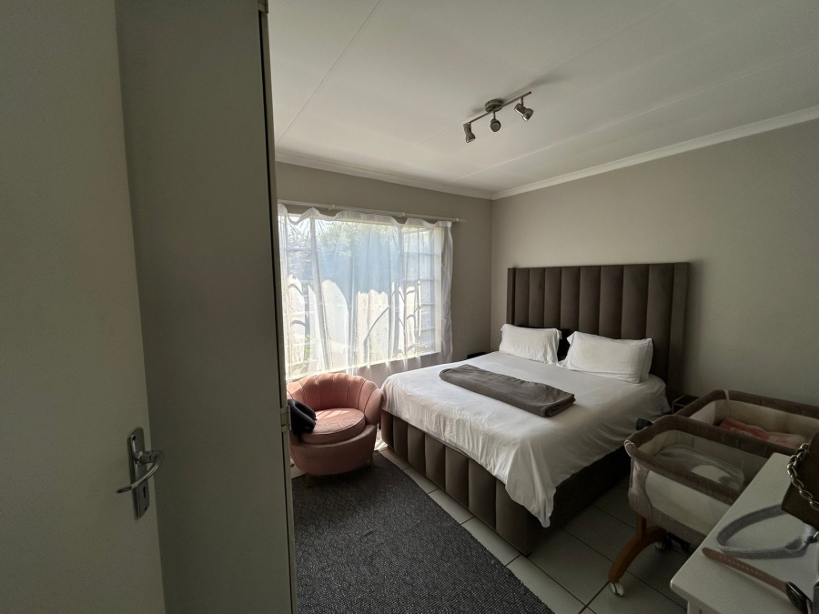 2 Bedroom Property for Sale in Sonneglans Gauteng