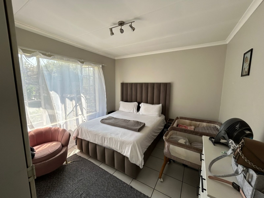 2 Bedroom Property for Sale in Sonneglans Gauteng