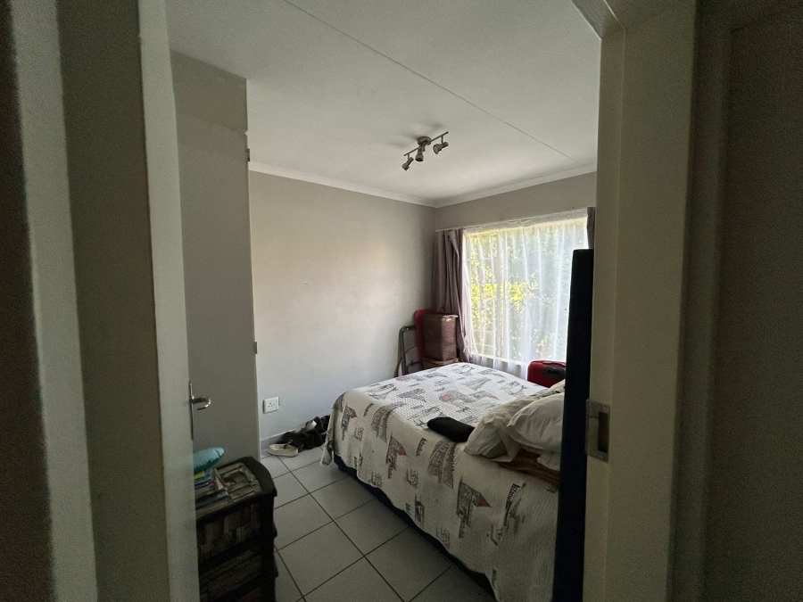 2 Bedroom Property for Sale in Sonneglans Gauteng