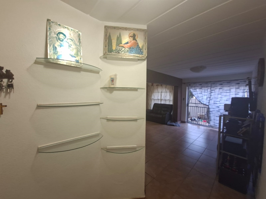 2 Bedroom Property for Sale in Van Riebeeck Park Gauteng