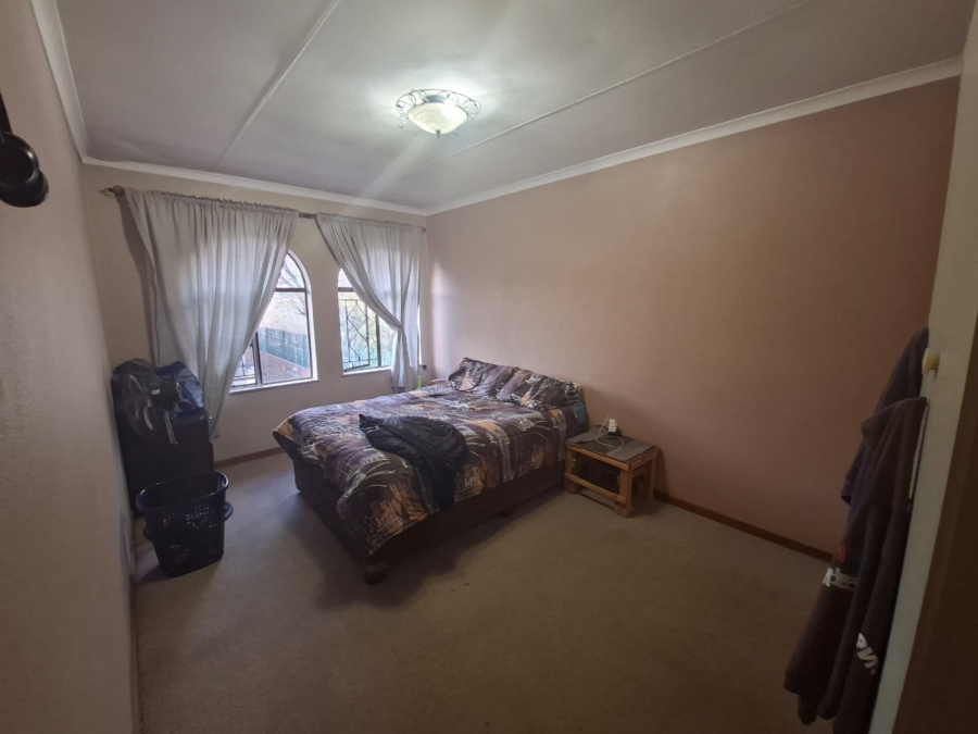 2 Bedroom Property for Sale in Van Riebeeck Park Gauteng