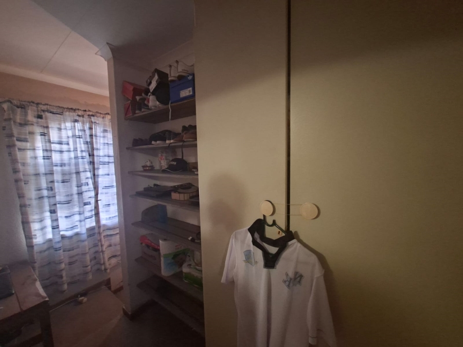 2 Bedroom Property for Sale in Van Riebeeck Park Gauteng