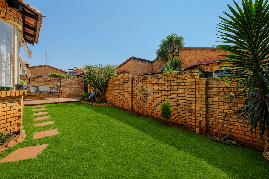 3 Bedroom Property for Sale in Allens Nek Gauteng