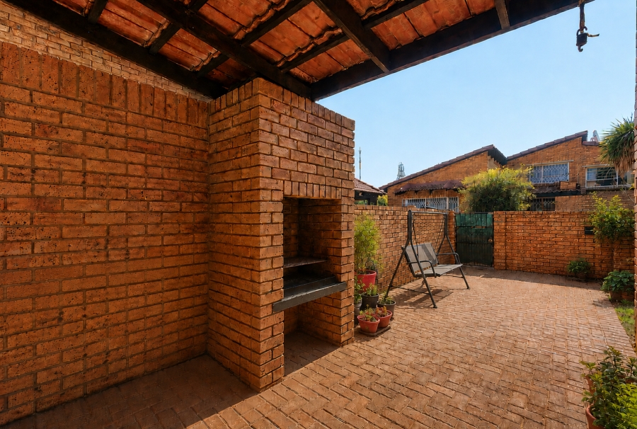 3 Bedroom Property for Sale in Allens Nek Gauteng