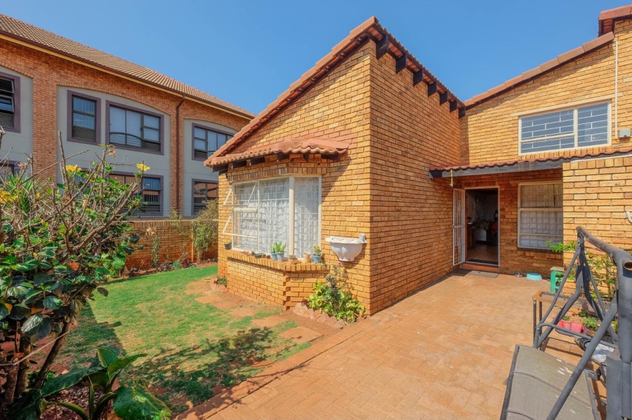 3 Bedroom Property for Sale in Allens Nek Gauteng
