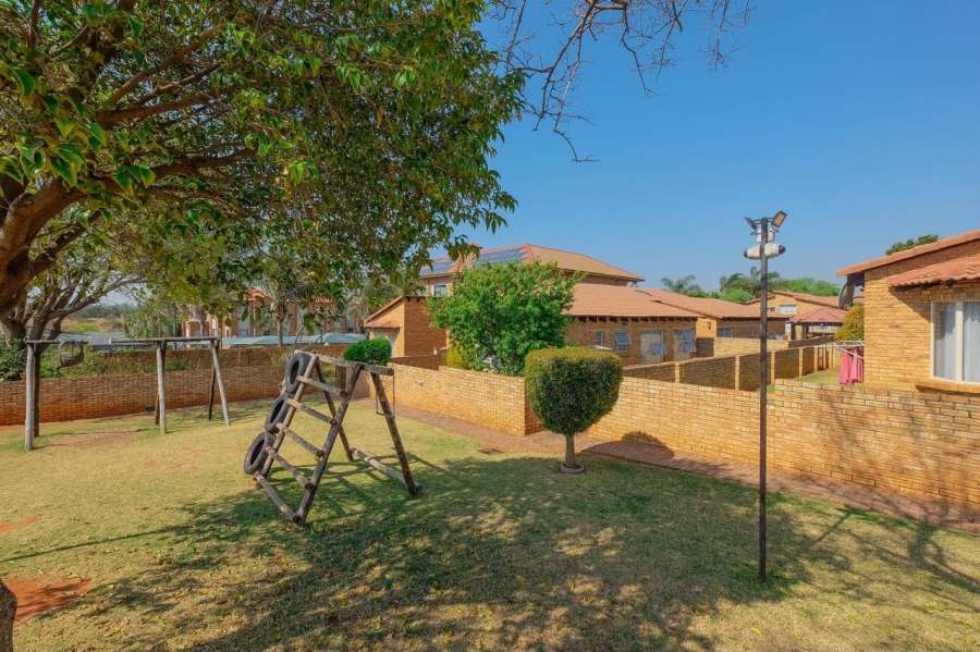 3 Bedroom Property for Sale in Allens Nek Gauteng
